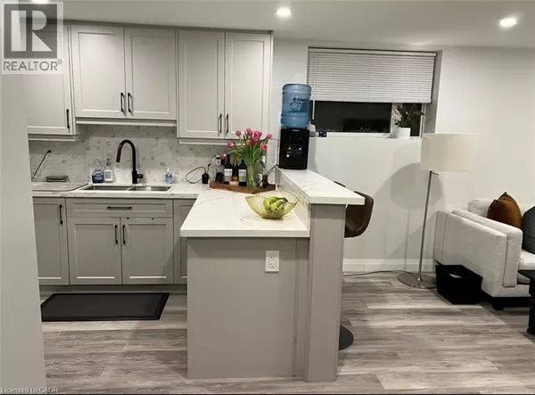 262 PIONEER TOWER RD #LOWER, Kitchener, ON N2P2H8