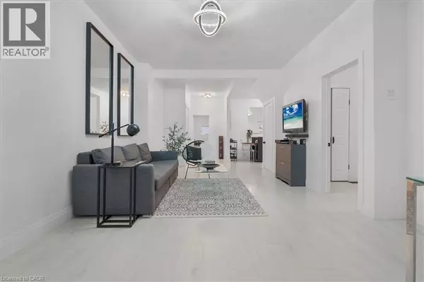 39 DIVISION Street, Hamilton, ON L8H4Z7