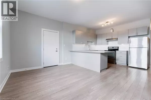 657 BARTON ST East #302, Hamilton, ON L8L3A3