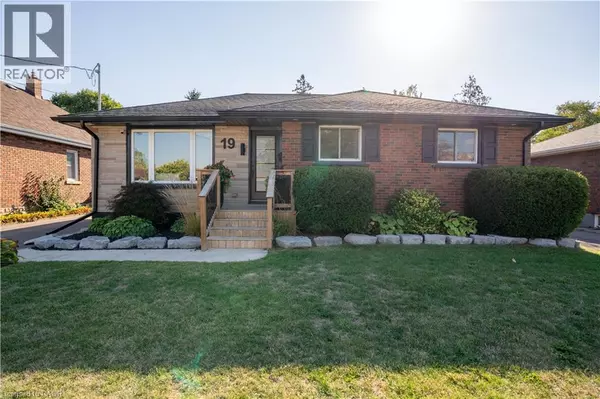 19 RUSSELL Street, Brantford, ON N3R1Y8