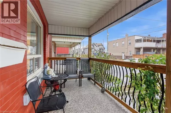 Hamilton, ON L8L7C3,196 AVONDALE Street