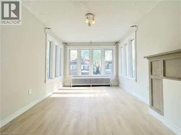 Hamilton, ON L8M2J2,24 BURRIS ST #2