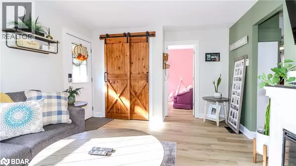 Orillia, ON L3V2T2,7 ALBANY Avenue