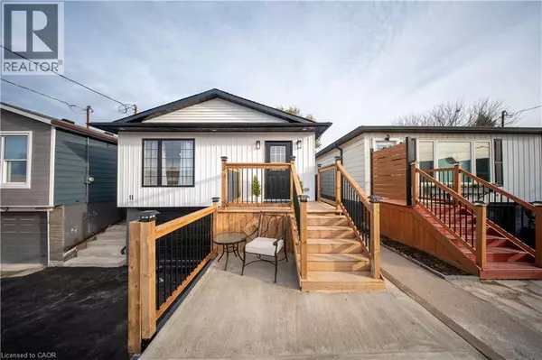 Hamilton, ON L8K2V7,11 GARSIDE Avenue S