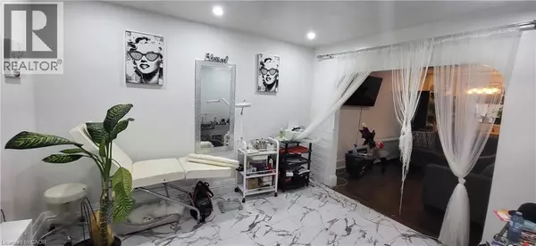 Toronto, ON M6M2H6,4 NICKLE Street