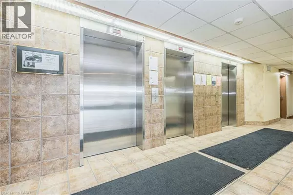 Kitchener, ON N2P1Z6,55 GREEN VALLEY DR #607