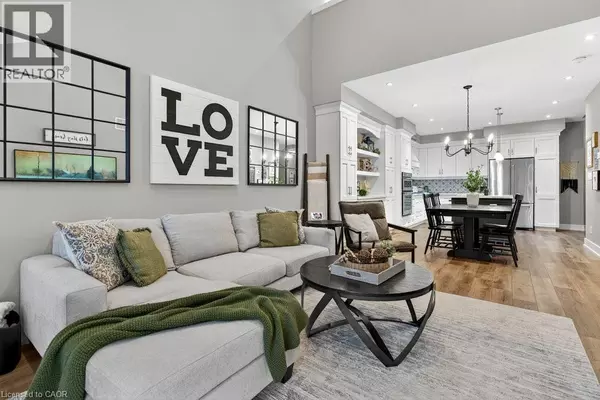 Grimsby, ON L3M0H7,5 MACASSA Court