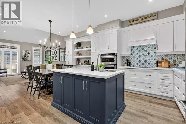 Grimsby, ON L3M0H7,5 MACASSA Court