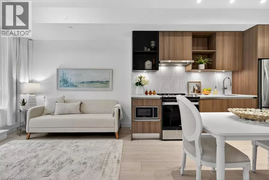 405 DUNDAS ST West #418, Oakville, ON L6M4M2