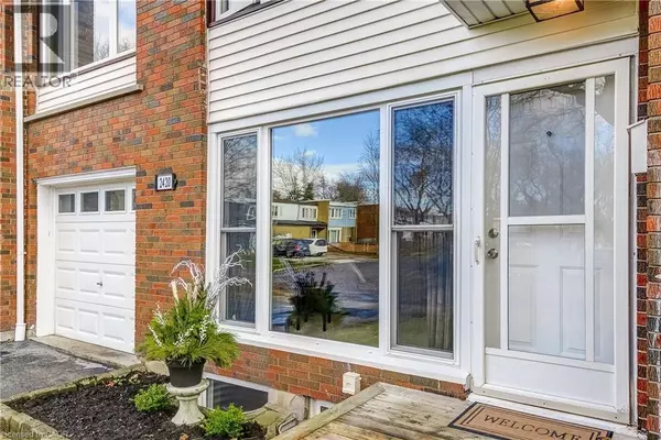 Burlington, ON L7P2P2,2420 MARYVALE Court