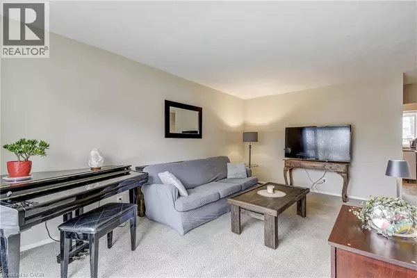 Burlington, ON L7P2P2,2420 MARYVALE Court