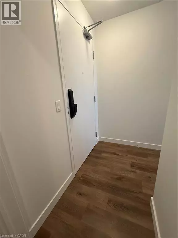 Hamilton, ON L8E5B4,461 GREEN RD #527