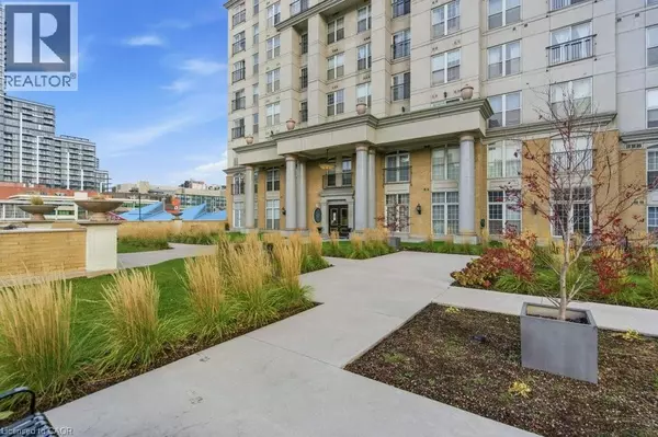 Hamilton, ON L8R2Z6,135 JAMES ST South #209