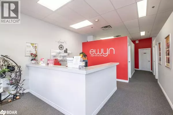 Barrie, ON L4N7Z9,353 ANNE ST North #4