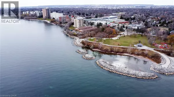 Burlington, ON L7L5X5,5255 LAKESHORE RD #3