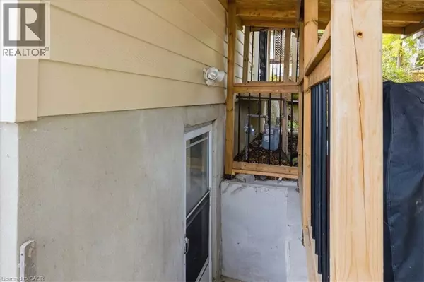 Kitchener, ON N2E1K2,157 PINEDALE DR #Lower