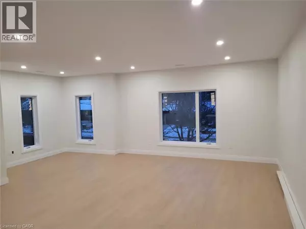 Kitchener, ON N2H2E7,269 DUMFRIES AVE #Upper