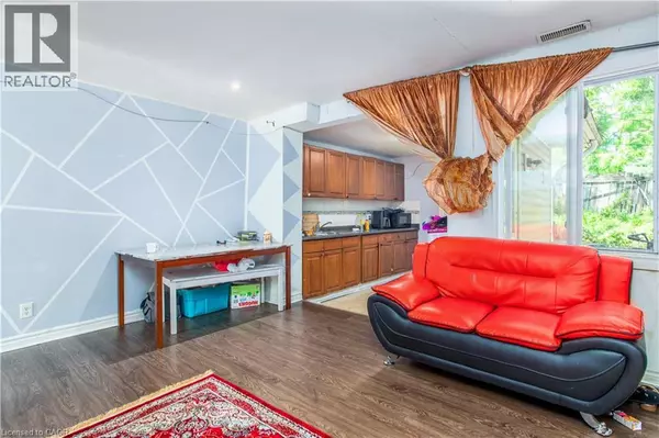 Hamilton, ON L8R1E3,175 - 177 WILSON Street