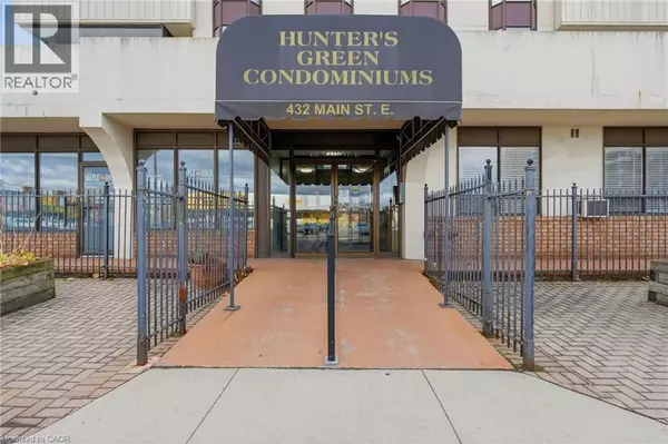 Hamilton, ON L8N1J9,432 MAIN ST East #902