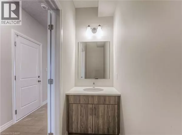 Cambridge, ON N1T0H9,21 ASHFORD Street