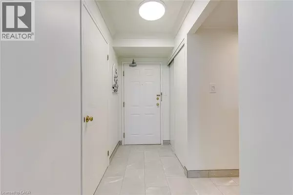 Burlington, ON L7L5V7,5080 PINEDALE AVE #902