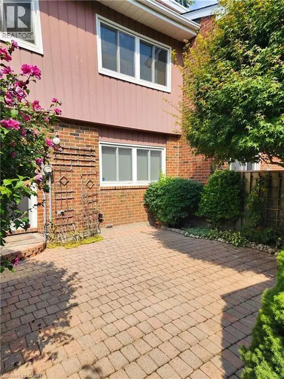 Waterloo, ON N2J4J1,121 UNIVERSITY AVE East #52