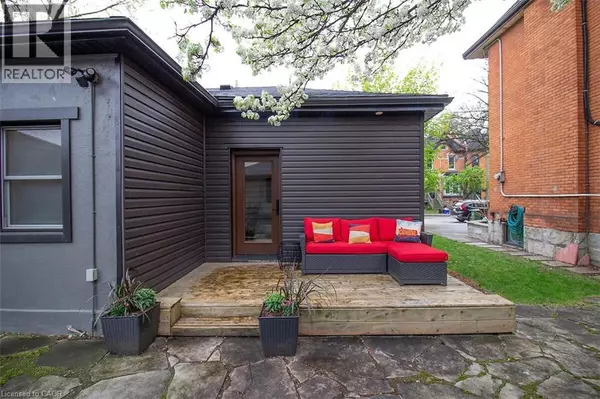 Hamilton, ON L8P3L9,294 S CAROLINE Street S