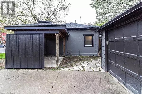 Hamilton, ON L8P3L9,294 S CAROLINE Street S