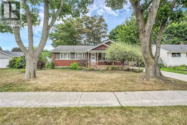 Dunnville, ON N1A2P1,160 ELIZABETH Crescent