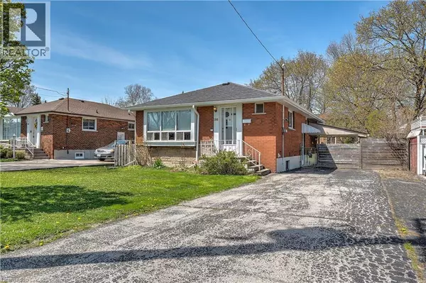 Hamilton, ON L9C4H8,164 WEST 19TH ST #Upper