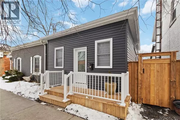 Brantford, ON N3T1S5,16 MT. PLEASANT Street