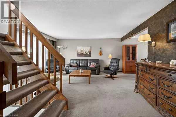 Hamilton, ON L9C4T3,356 CRANBROOK Drive