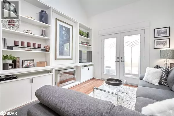 Barrie, ON L4N4G1,125 HURONIA RD #11