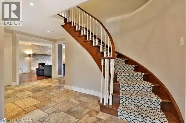 Oakville, ON L6H3A5,263 PRINCESS ROYAL Court