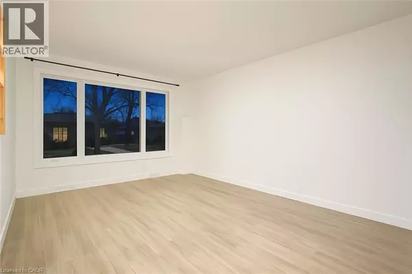 Kitchener, ON N2A2H8,62 HAROLD AVE #Upper