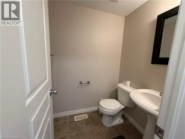 Kitchener, ON N2P1B8,105 PINNACLE DR #55