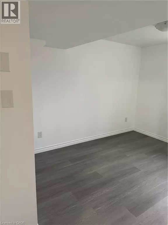 Hamilton, ON L8L5E6,107 VICTORIA AVE North #2