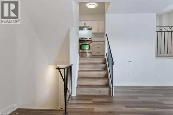 Hamilton, ON L8K5H1,270 MONTMORENCY DR #513