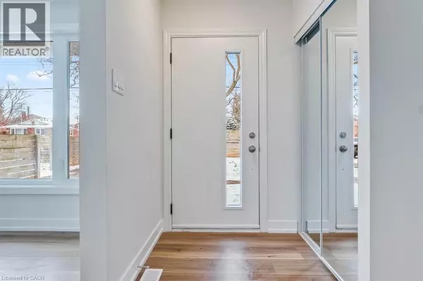 Hamilton, ON L8K5H1,270 MONTMORENCY DR #513