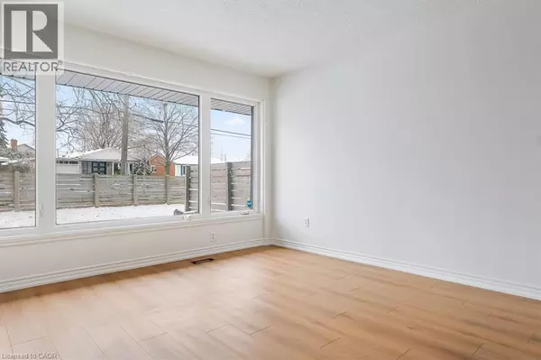 Hamilton, ON L8K5H1,250 MONTMORENCY DR #202