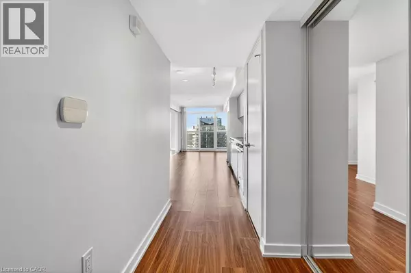 Toronto, ON M5V0J9,85 QUEENS WHARF RD #3105