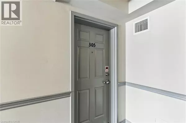 Oakville, ON L6M4N3,1490 BISHOPS Gate #305