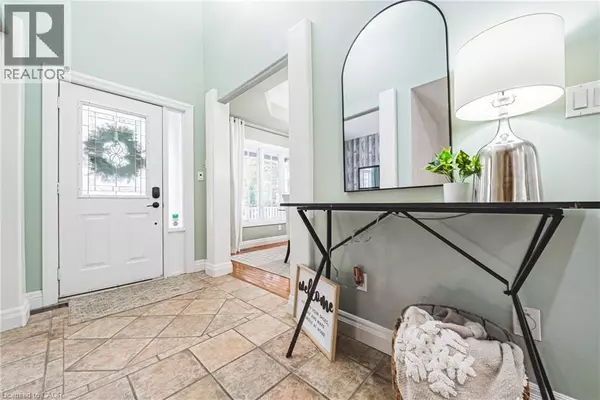 Carlisle, ON L0R1H3,18 PALOMINO Drive