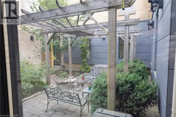 Brantford, ON N3S3N2,365 COLBORNE Street