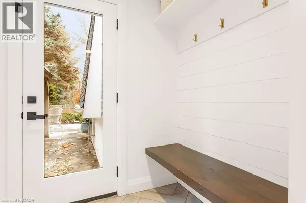 Burlington, ON L7N2L1,3356 REXWAY Drive