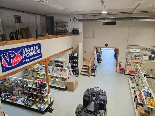 Drayton Valley, AB T7A2A2,5512  50 Avenue