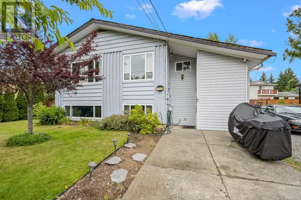 1702 Noel Ave, Comox, BC V9M2L7