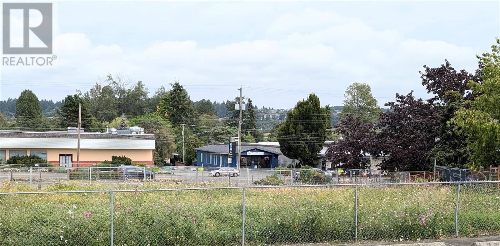 Courtenay, BC V9N8H5,310 11th St