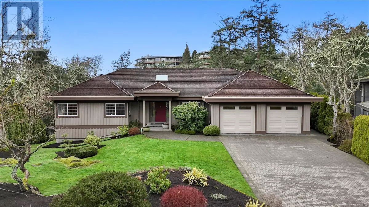 Saanich, BC V8X5H1,4373 Wildflower Lane