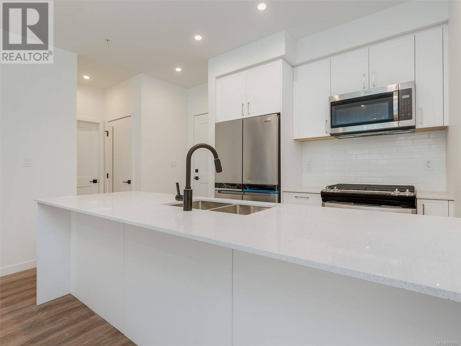 Langford, BC V9B7B9,654 Granderson RD #204